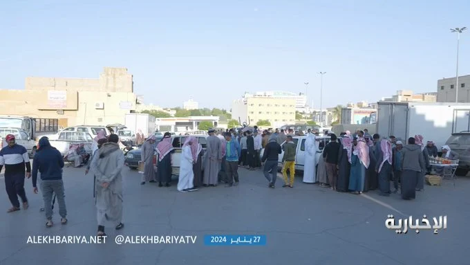 فيديو يكشف كميات الجراد المهولة التي يتم بيعها يومياً في سوق الجراد في السعودية والكشف عن 
