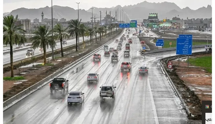 تحذير عاجل لسكان الرياض من موجة رياح وأمطار وضباب تنتهي في هذا الموعد 