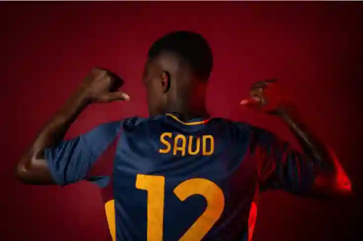 روما يرحب بسعود عبد الحميد بشيلة سعودية رهيبة 