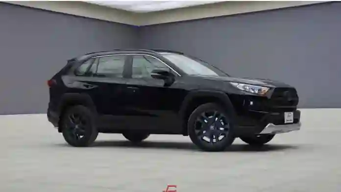 سعر ومواصفات ومميزات تويوتا راب 4 ادفنشر 2024 في السعودية 