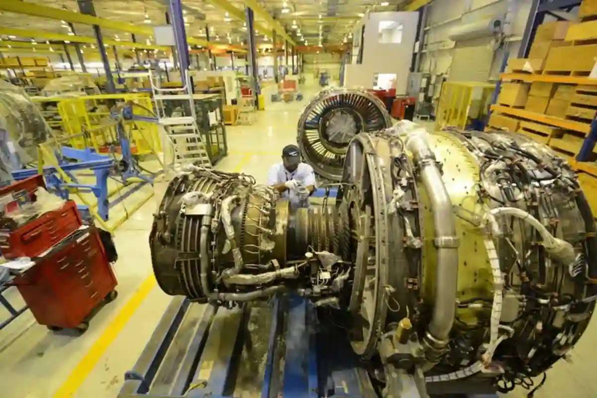 السعودية تعلن افتتاح مركز عالمي لصيانة محركات الطائرات