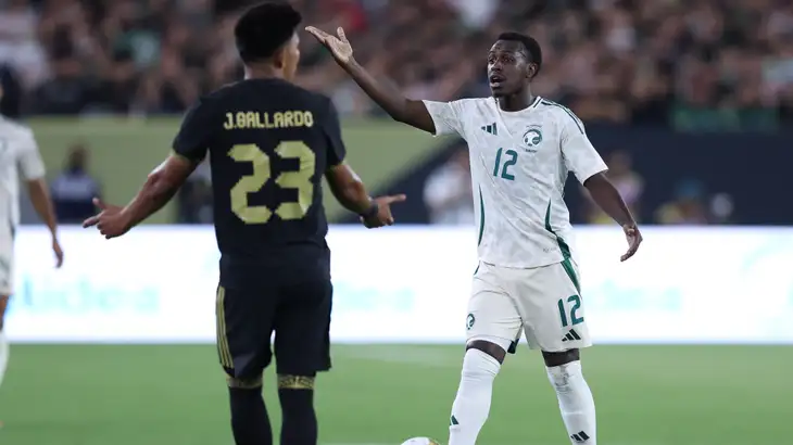 تسريبات تكشف سبب استبعاد رينارد لسعود عبد الحميد من تشكيلة الأخضر الجديدة 