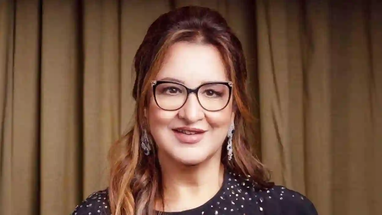 هل يحمل أبناء عزيزة جلال من زوجها السعودي الجنسية السعودية؟ وكم عددهم؟